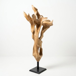 Sculpture de sol en bois de teck abstrait pour l'hôtellerie commerciale, statue sculptée organique sur socle pour hall d'hôtel de luxe ou de complexe hôtelier - Product Image 1