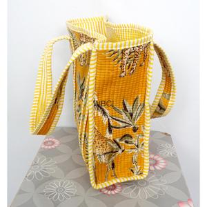 Sac fourre-tout élégant en coton matelassé à motifs floraux pour femme, idéal pour les voyages, et mini sac à main matelassé de style bohème à ouverture supérieure pour le shopping - Product Image 4