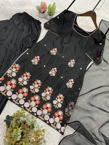 Conjunto de traje Salwar pakistaní negro bordado para mujer con dupatta |   Conjunto de Kurta y Palazzo de Diseño para Fiestas - Product Image 6