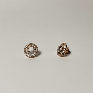 ต่างหูเพชรแท้ทรงบริลเลียนท์คัทจาก LILABA ENTERPRISE น้ำหนัก 0.744 กะรัต เพชรเติมเต็ม 18K โรสโกลด์ รับรองโดย GGL เหมาะสำหรับใส่ทุกวัน - Product Image 3