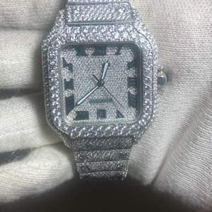 Reloj de Joyería Hip Hop con Diamantes Moissanite Cultivados en Laboratorio, Corte Redondo VVS, Correa de Goma, Reloj Mecánico Hecho a Mano - Product Image 3