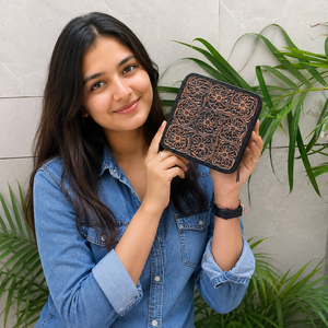 Boîte de rangement pour maquillage en cuir artisanal au design élégant, boîte de rangement pour cosmétiques en cuir de vachette faite à la main, organiseur de salle de bain - Product Image 3