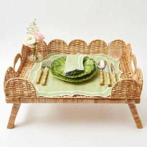 Plateau en rotin festonné de style bohème moderne avec pieds, table de service pliante en osier naturel pour la décoration de chambre - Product Image 2