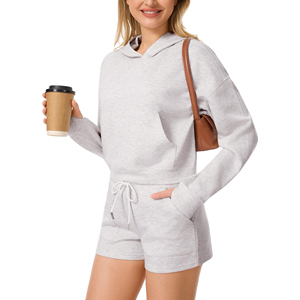 Ensemble 2 pièces pour femmes : sweat-shirt à capuche surdimensionné en coton et short au-dessus du genou, hauts longs pour l'hiver, ensembles assortis de shorts - Product Image 1