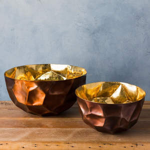 Cuenco de servicio de latón pulido a mano adecuado para una experiencia gastronómica de lujo, utensilios de cocina decorativos y celebraciones festivas - Product Image 4