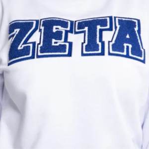 Sweat-shirt vintage blanc Zeta Phi Beta unisexe avec lettres grecques brodées en chenille et en molleton - Product Image 3