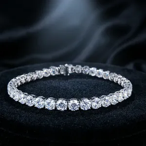 Bracelet tennis unisexe de luxe en or blanc 14 carats, diamant géométrique taille radiant de 10-11 carats certifié IGI, serti griffe, pour mariage - Product Image 1