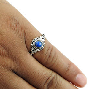 Bague en lapis-lazuli de forme ronde naturelle, en argent sterling 925 massif, bijou bohème raffiné pour fournisseur en gros - Product Image 3