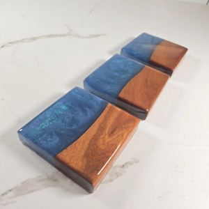 Sous-verres en bois et résine époxy de qualité supérieure, sous-verres en bois avec bord en résine pour boissons chaudes, sous-verres en bois et résine très vendus avec support - Product Image 4