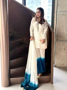 Lancement d'un nouveau look de soirée de créateur : ensemble Pur Roman Glass Top & Palazzo fantaisie avec dupatta. - Product Image 5