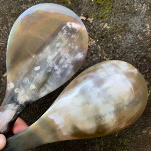 Ensemble cuillère, fourchette et couteau en corne de buffle faits à la main, ustensiles de cuisine et articles de décoration intérieure en corne naturelle - Product Image 1