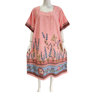 Robe décontractée florale pour femmes avec col carré et confortable à porter au quotidien, longueur genou - Product Image 2