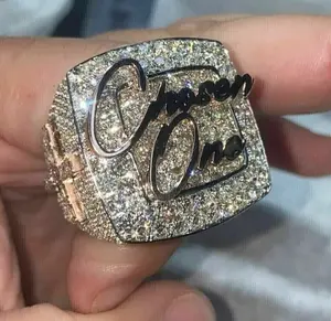 Anillo de Compromiso Unisex Tishya con Moissanita de 4.00 Ct, Corte Diamante, Personalizado, con Engaste de Puntas, Chapado en Rodio, Plata de Ley 925 - Product Image 5