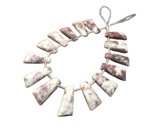 Vente en gros Ensemble de 15 pièces de perles de cristal naturel rubis à facettes pierres précieuses Briolette en forme de fantaisie pierre de cristal de guérison en vrac - Product Image 1