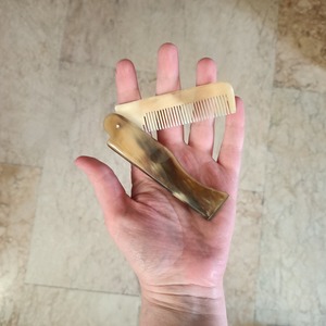 Peine de cuerno natural de alta calidad con diseño animal hecho a mano, tamaño grande, estilo dulce, para el cuidado del cabello, imitación antigua, uso natural - Product Image 2