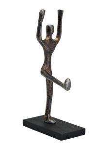 Escultura Moderna Abstracta de Figura Humana en Aluminio - Estatua Metálica de Hombre Hecha a Mano - Decoración Contemporánea para Mesa de Oficina u Hogar - Product Image 3