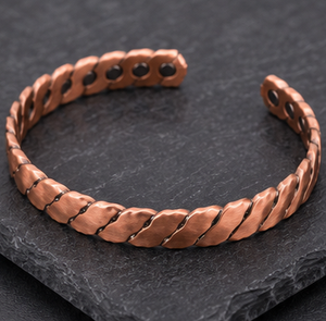 Auténtico Brazalete Abierto Magnético de Cadena Trenzada de Metal, Joyería de Metal de Lujo, Regalo Promocional Novedoso - Product Image 1