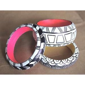 Ensemble de bracelets en bois faits à la main, style bohème artistique, peints à la main - Product Image 2