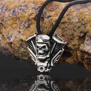 Collar con Colgante de Calavera BOJ 04, Collar con Tres Calaveras, No Vea, No Oiga, No Hable, Precio Bajo - Product Image 1