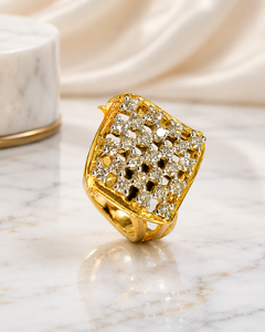 Anillo de Lujo Cuadrado con Incrustaciones de Oro de 14K y Brillantes Piedras de Circonia Cúbica, Joyería Elegante para Bodas y Fiestas para Mujer - Product Image 3