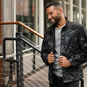 URBANGAZER Men's Patchwork Fleece Varsity Jacket O-Neck <b>Covered</b> <b>Button</b> Windproof Breathable Eco-Friendly Casual Outdoor Winter - Product Image 2