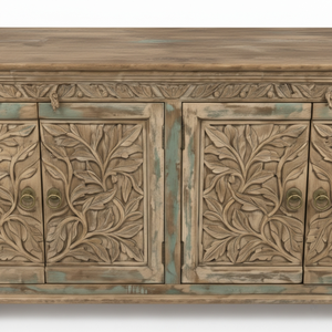 Aparador de Madera Maciza de Alta Calidad con 4 Puertas y Tallado Floral, con Acabado Envejecido para Comedor, Disponible para la Venta - Product Image 2