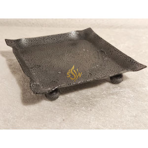 Juego de posavasos metálicos clásicos para interiores de casas tradicionales que ofrecen una fuerte protección y elementos decorativos rústicos para el hogar. - Product Image 1