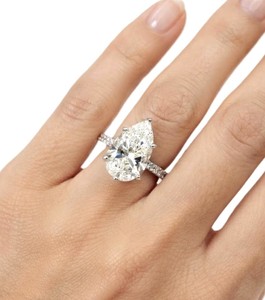 แหวนหมั้นเพชรแล็บทรงหยดน้ำและทรงกลมแบบครึ่งวง ทองคำแท้ 10K 14K 18K ได้รับการรับรองจาก IGI สี DEF ความใส VS VVS แบบหนามเตย - Product Image 5