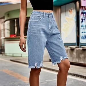 Shorts en jean bleu tendance, style streetwear vintage, peints à la main, longueur genou, taille mi-haute, coupe droite - Product Image 6