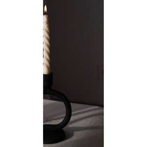 Par de Portavelas Modernos de Metal Negro Mate con Diseños Geométricos Únicos en Forma de Bucle y Forma Redonda para Decoración del Hogar - Product Image 6