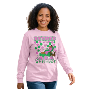 T-shirt graphique Premium pour femme, motif « Retired with Attitude », imprimé sérigraphié, en coton doux, style décontracté et tendance - Product Image 4