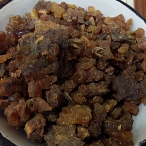 Résine de Myrrhe Commiphora 100% Naturelle d'Inde à Prix Abordable - Product Image 1