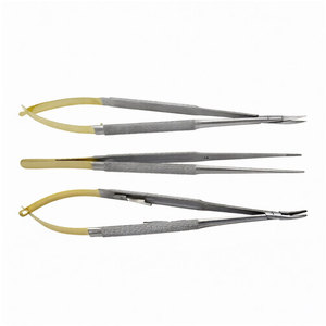 Ensemble de 3 outils fiables de qualité hospitalière Castroviejo : porte-aiguilles microscopiques, ciseaux et pinces - Product Image 1
