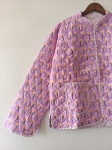 Veste matelassée en coton patchwork faite à la main : Manteau bohème réversible - Product Image 2