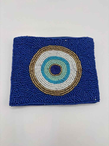 Monedero con bordado de cuentas en forma de corazón. Este monedero con cuentas de semillas en forma de corazón es la combinación perfecta de estilo y comodidad. - Product Image 3