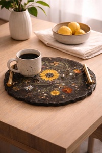 Plateau en résine de fleurs sauvages pressées avec poignées dorées, écologique, Artizon Studio, décoration botanique pour table de chevet, salle de bain ou cuisine - Product Image 5