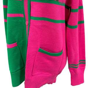 Cardigan personnalisé 1908 AKA rose et vert, col en V, cardigan de sororité, pull en acrylique tricoté, pulls pour femmes, broderie bicolore sur le devant - Product Image 3