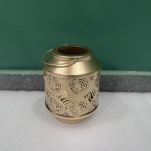 Lanterne votive décorative en fer pour la décoration de Noël à la maison, design artisanal - Product Image 1