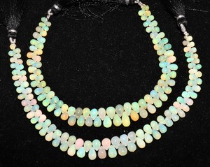 Cuentas de ópalo etíope natural brillante AAA, cuentas lisas en forma de lágrima, ópalo Welo, hilo de cuentas de 8 pulgadas, 4x6 a 5x7 mm, cuentas lisas - Product Image 1