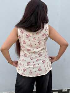 Blusa Casual sin Mangas con Estampado Floral Color Marfil para Mujer, Diseño Holgado de Viscosa y Rayón, Estilo Occidental Moderno para el Verano - Product Image 3