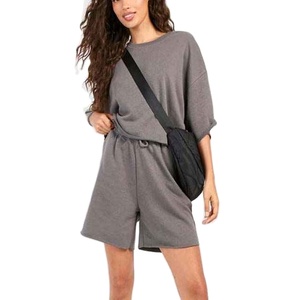 Ensemble été femme : débardeur à capuche anti-UV de haute qualité et séchage rapide, et short anti-humidité - Product Image 2