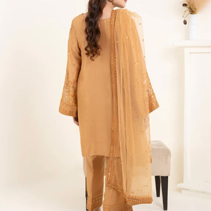 Costume 3 Pièces de Luxe pour Femme, Style Pakistanais, Broderie Lourde avec Dupatta en Chiffon, Personnalisé, Collection 2026, En Vente - Product Image 4