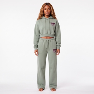 Conjunto de dos piezas para mujer con diseño de última moda en color verde salvia sólido, top corto y pantalones jogger de pierna ancha, diseño de logotipo personalizado. - Product Image 5