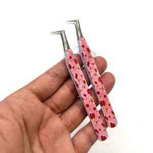 Pinzas para Pestañas con Estampado de Cerezas, Agarre Fuerte, 90 Grados, Logotipo Personalizado, Acero Inoxidable Sostenible, Punta Puntiaguda, Sin Fibra - Product Image 3