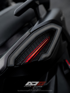 Feu arrière de moto à LED rouge AJ LIGHT DESIGN pour Yamaha Cygnus X, fabriqué à Taïwan, système d'éclairage arrière AJ6-BTL noir, 2 lentilles, garantie 12 mois - Product Image 3