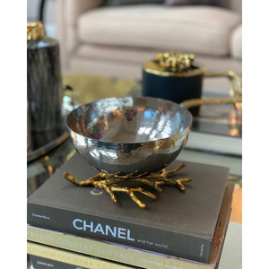 Bol en métal fait main avec support en forme de branche dorée, pièce décorative polie et élégante pour la décoration de table à la maison ou à l'hôtel, à prix impressionnant - Product Image 1
