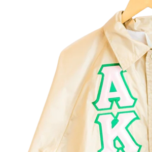 Chaqueta tipo camisa casual de manga larga con botones y bordado de letras griegas de la marca Sand AKA para mujer - Product Image 4