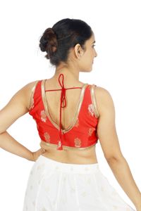 Blusa de Seda 100% Tejida con Bordado Floral Rojo y Logotipo Frontal para Mujer, Lehenga Choli para Bodas y Fiestas - Product Image 4