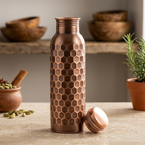 Botella de Agua Ecológica de Cobre Puro con Patrón de Panal, Caja de Regalo Blanca, Frasco Hexagonal Moderno con Relieve, Bienestar Ayurvédico - Product Image 1