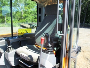 Excavadora DX85R-3 de segunda mano con giro de cola reducido para proyectos de construcción urbana - Product Image 6